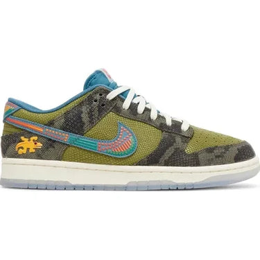 Nike Dunk 'Seimpre familia' Low - Off Kicks