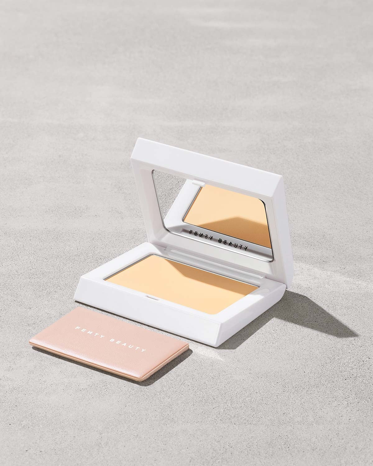 Fenty Beauty Bright Fix Instant Brightening + Blurring Powder — Banana