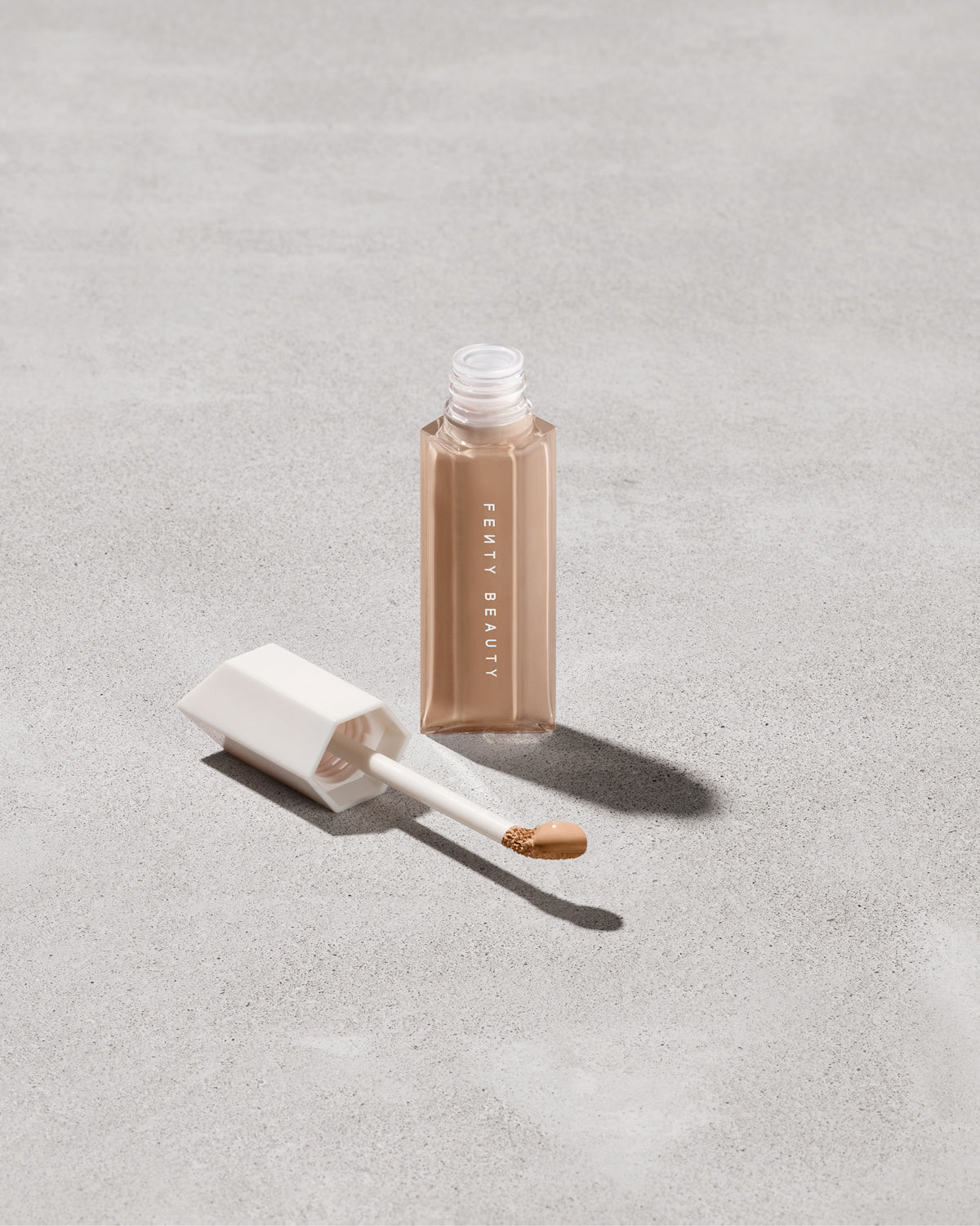 Fenty Beauty We're Even Hydrating Longwear Concealer — 280C
